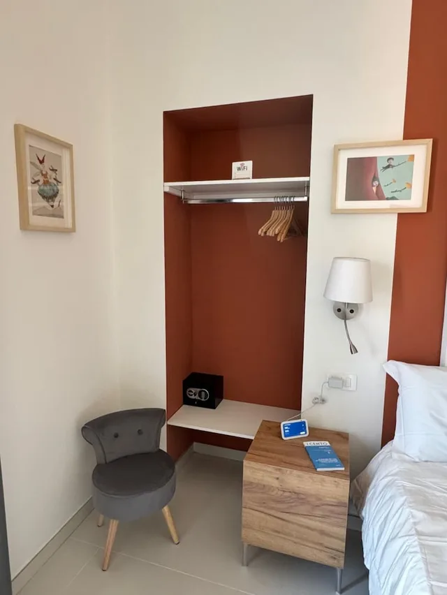 غرفة كومفورت بسرير كينج بإطلالة على المدينة بشرفة، Poerio Station Rooms & Apartment 8/10