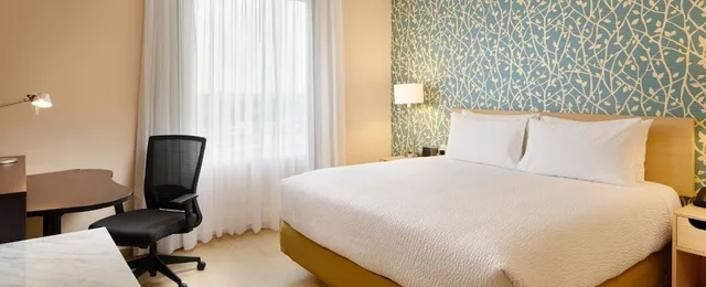 Room, King Bed, City View, Fairfield Inn Suites By Marriott Villahermosa Tabasco 4/10