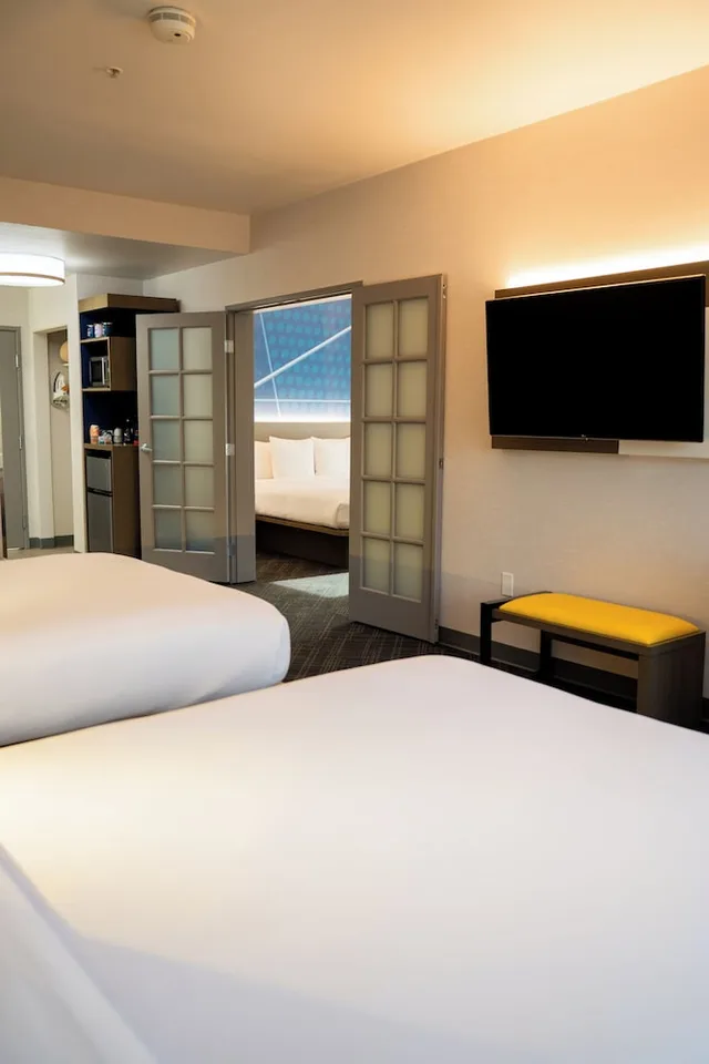جناح عائلي بسرير كينج وسريرين كوين لذوي الإعاقة، Comfort Suites Airport Tukwila Seattle 1/6