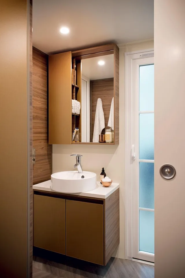 3 Bedrooms, Premium, 1 Double and 4 Single Beds، First Camp Lilleby 8/8