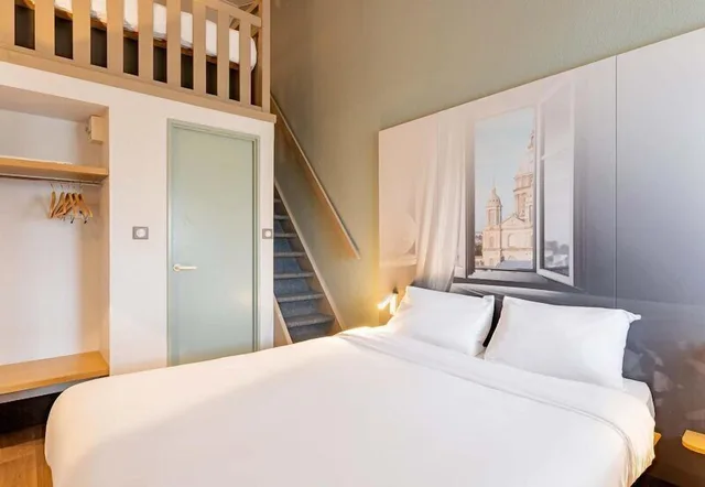 غرفة قياسية رباعية بسرير مزدوج وسريرين منفصلين، B&B HOTEL Boulogne-sur-Mer Saint-Martin 3/7