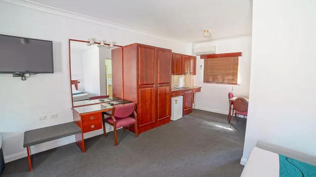 غرفة تنفيذية بسرير كوين، COUNTRY COMFORT COFFS HARBOUR 9/10