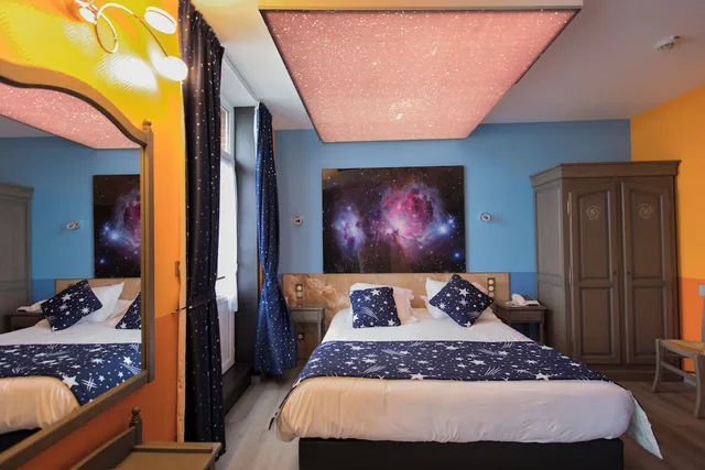 غرفة بسرير كوين بإطلالة على البحر لذوي الإعاقة، Hotel De Calais 3/7
