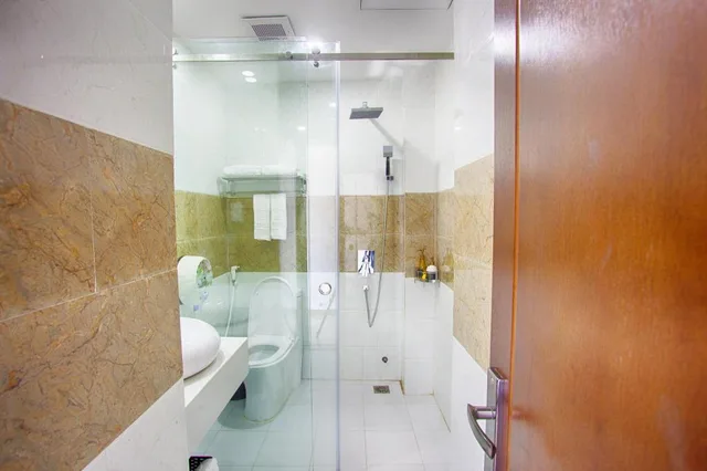 جناح بسريرين مزدوجين بغرفتي نوم، Pariat River Front Hotel 3/3