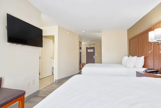 جناح بسريرين كوين لذوي الإعاقة، Comfort Inn and Suites Montgomery East Carmichael Rd 1/9