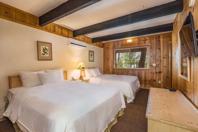 شاليه بسريرين كوين، The Pines Resort 1/2