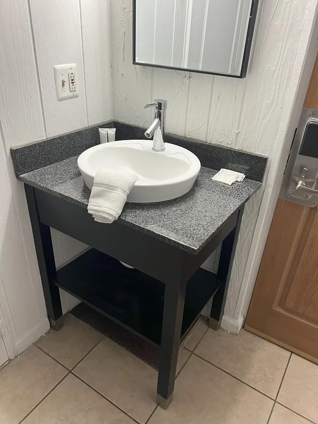 جناح بريميوم بسرير كوين وسريرين مزدوجين بغرفتي نوم بحمام خاص، Aire Hotel North Beach 10/10
