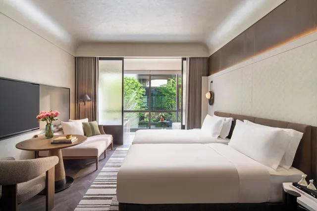 غرفة بريميوم بسريرين منفصلين، Kimpton Nine Trees Shanghai by IHG 1/2