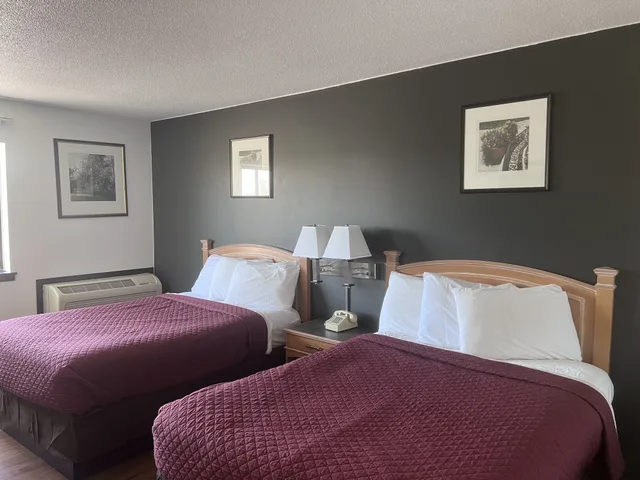 غرفة قياسية بسريرين مزدوجين، AmeriVu Inn - Park Falls 2/3