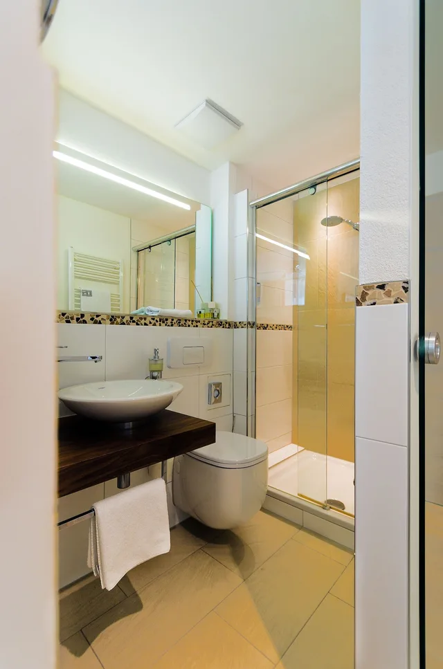 غرفة صغيرة بسرير كوين، Hotel Schwanen Metzingen 7/7
