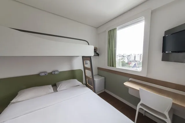 غرفة قياسية بسرير مزدوج وسرير بطابقين، Ibis Budget Manaus 2/10