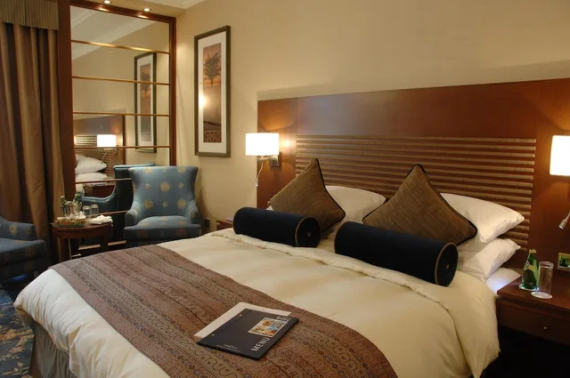 غرفة قياسية بسرير كوين، Golden Tulip Bahrain 4/10