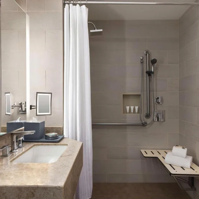 Room, King Bed, with Pool, Accessible, The Woodlands Resort, Curio Collection by Hilton 6/6