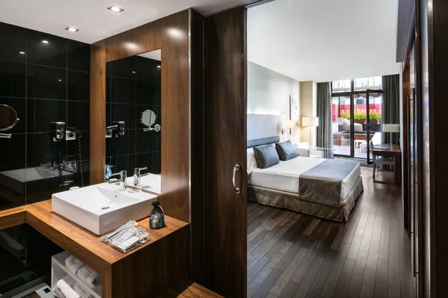 غرفة سوبيريور بشرفة مفردة بسرير مزدوج بمسبح خاص، Hotel Catalonia Ramblas 5/6