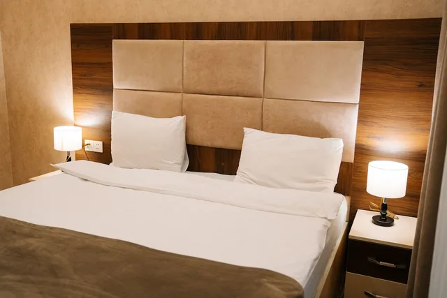 غرفة سوبيريور ثلاثية بسريرين منفصلين بإطلالة على المدينة بغرفة نوم واحدة، The Clocktower Hotel 4/10