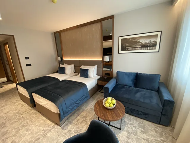 غرفة قياسية بسريرين منفصلين، Central Point Hotel Belgrade 1/3