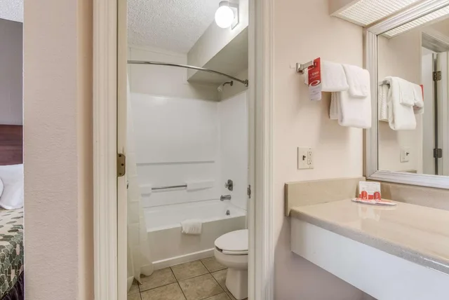غرفة بسريرين مزدوجين، Econo Lodge Eden, NC 7/8