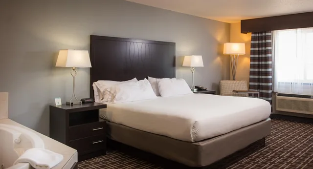 جناح بإطلالة على النهر، Holiday Inn Express Le Claire Riverfront-Davenport 1/3