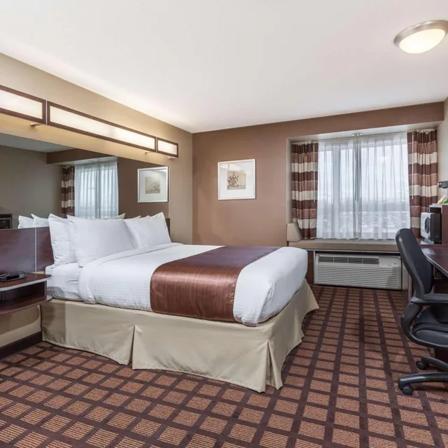 Superior, Suite, Queen Bed, Microtel Inn Suites By Wyndham Timmins 1/10
