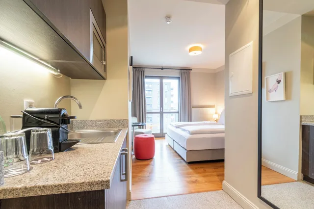 Comfort, Studio, Balcony or Terrace، Mondrian Suites Berlin Checkpoint Charlie 4/8