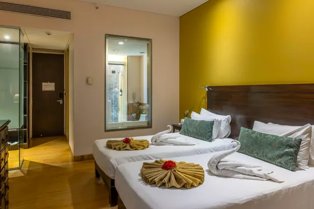 Courtyard, Twin Beds، O Hotel Goa, Candolim Beach 2/2