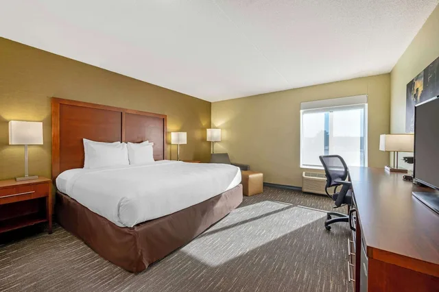 غرفة قياسية بسرير كينج، Best Western Chicago Downers Grove 2/4