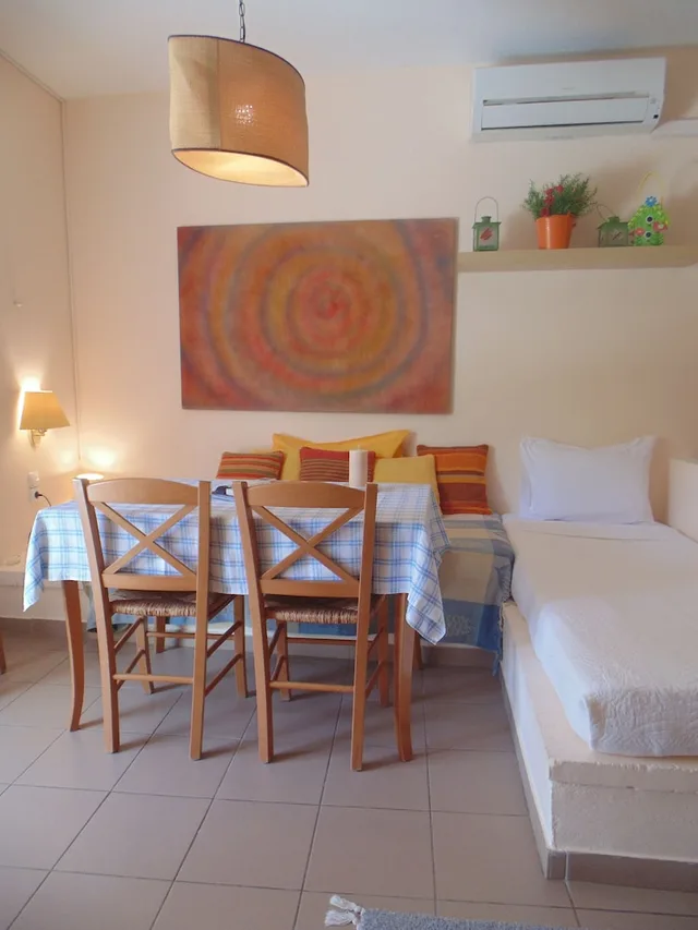 2 Bedrooms, Apartment, 1 Double and 4 Single Beds، Heliotopos Apartments 4/8