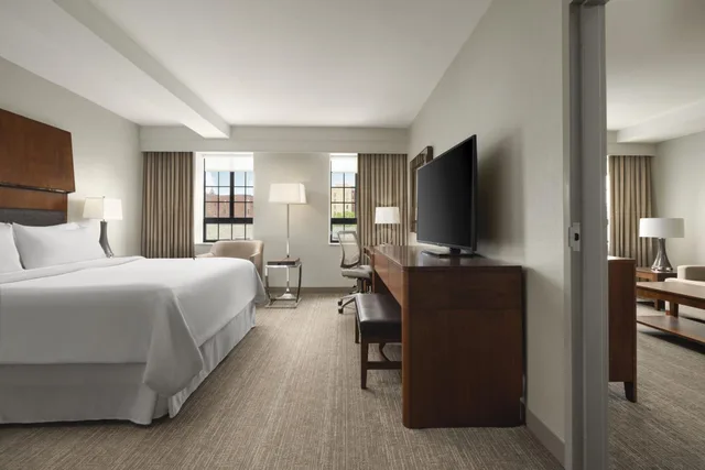 جناح جونيور سوبيريور بسرير كينج بإطلالة على المدينة بغرفة نوم واحدة لذوي الإعاقة، The Westin Portland Harborview 2/4