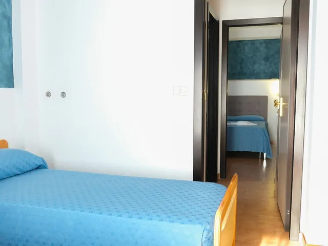 غرفة قياسية رباعية بسرير مزدوج وسريرين منفصلين بغرفة نوم واحدة، Hotel Timiama 10/10