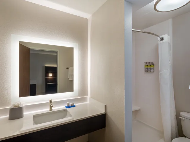 غرفة قياسية بسريرين كوين، Holiday Inn Express Minneapolis West Plymouth 8/8