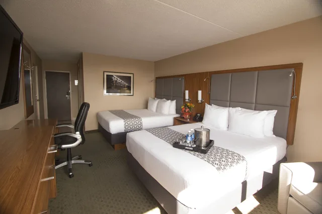 غرفة ديلوكس بسريرين كوين، Ramada By Wyndham Northern Grand Hotel Conference Centre 3/5