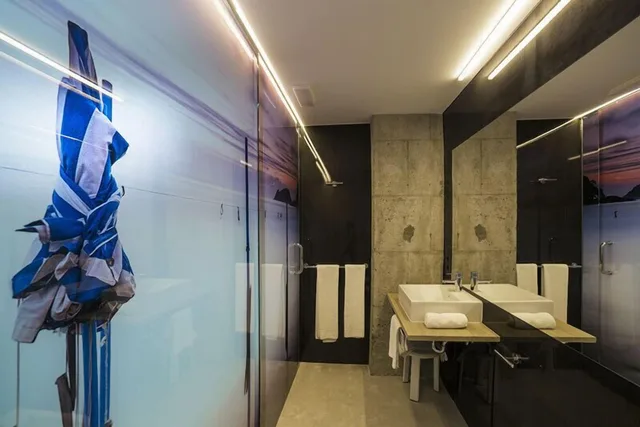 غرفة ثلاثية، Hotel Zerupe 4/5