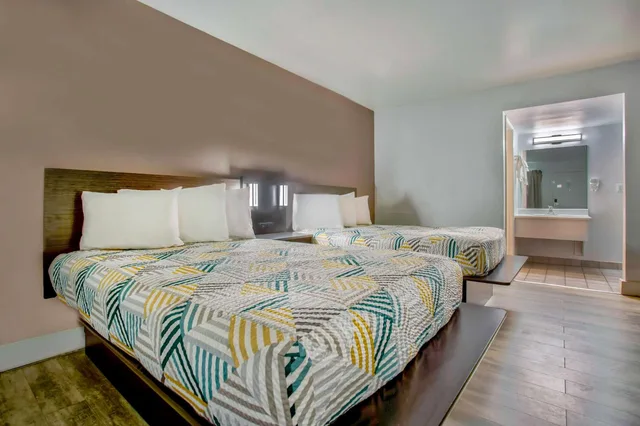 Room, Quadruple, Motel6 Tucson, AZ - East Williams Center 3/10
