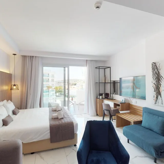 Junior Suite, King Bed, Lateral Side Sea View، Blue Ivy Hotel And Suites 6/10