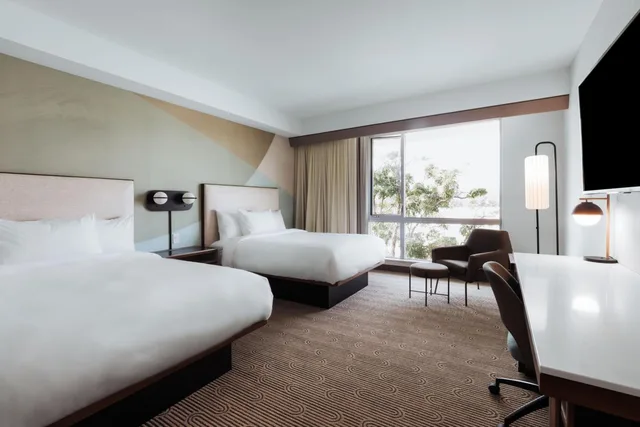 غرفة بسريرين كوين بإطلالة على المدينة، Courtyard by Marriott Santa Barbara Downtown 6/10