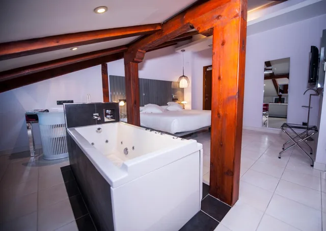 Room, King Bed, Attic، Posada Del Leon de Oro 4/10