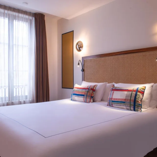 غرفة بسرير كينج، Mom Art Hotel 3/4