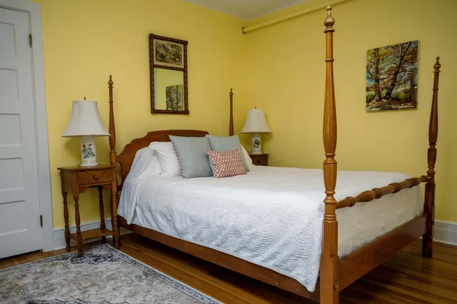 Mansion, Queen Bed، Hartness House Inn 5/9