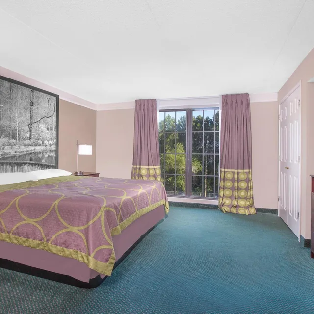 غرفة بسرير كينج للمدخنين، Super 8 By Wyndham Austell/Six Flags 7/10