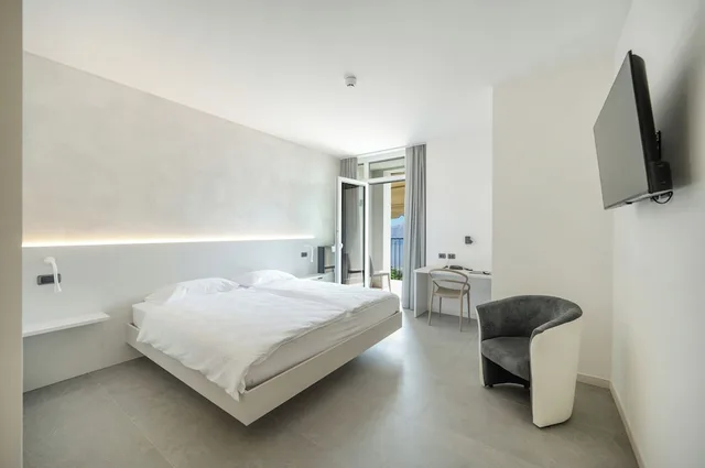 غرفة جونيور بسرير كينج، Hotel Laguna San Zeno 3/6