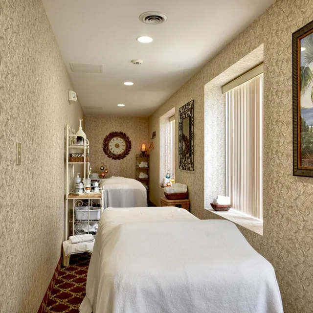 غرفة رومانسية، Roosevelt Inn And Suites 3/10