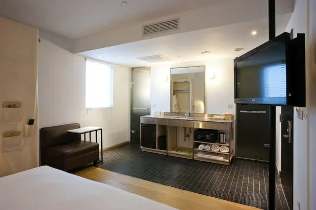 Medium, Twin Beds، AMBA TAIPEI XIMENDING 2/2