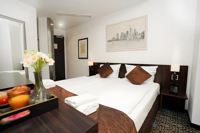 غرفة ثلاثية بثلاثة أسرّة، The Atrium Hotel 1/2