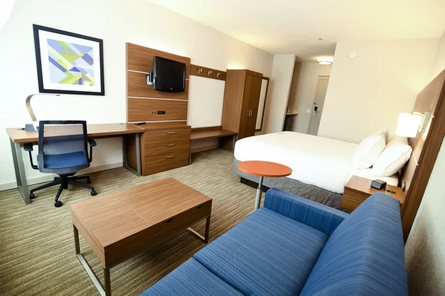 غرفة قياسية بسرير كوين، Holiday Inn Express Hotel And Suites Port Clinton Catawba Island 1/2