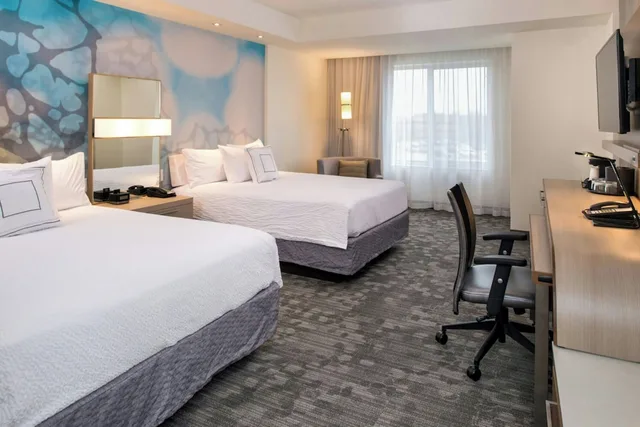 جناح بسريرين كوين مع أريكة لذوي الإعاقة، Courtyard By Marriott Detroit Farmington 3/6