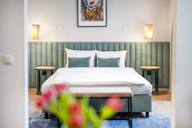 Junior Suite, Queen Bed, Sofa, Hotel H12 2/4