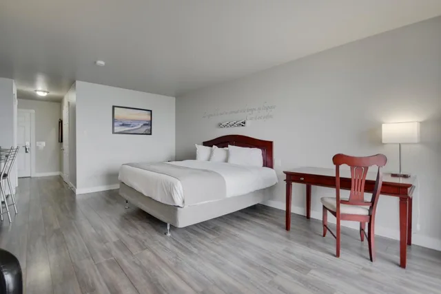 Pavilion, Standard, King Bed، Hotel Le Petit Manoir Du Casino 5/10