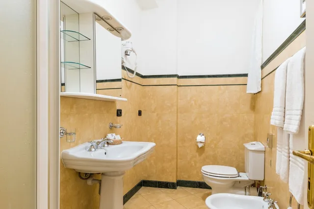 جناح استوديو بسرير كينج وسريرين منفصلين بشرفة، Hotel Leon D'oro 3/3