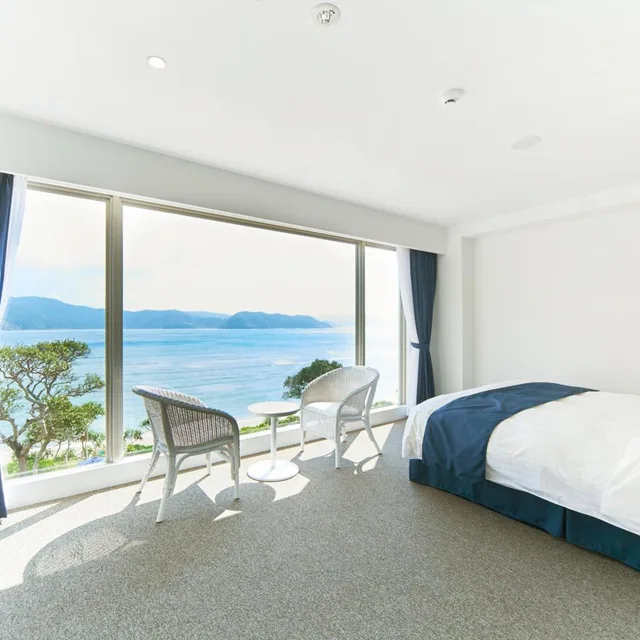 Standard, King Bed, Hotel the Scene 2/3