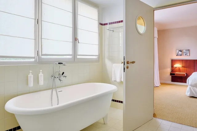 Superior, Queen Bed, Village View، Hotel Le Provencal 4/5